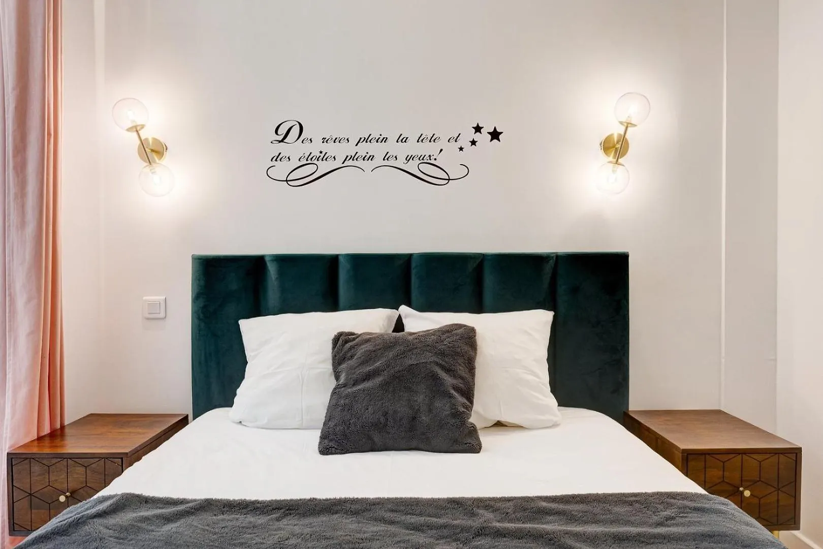 212 Suite Louboutin - Superb Apartment In Paris 0*,  France